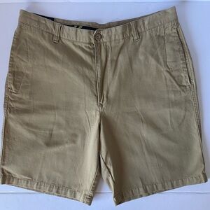 Men’s Izod Chinos Flat Front Shorts Size 38 Back Button‎ Pockets Golf Shorts